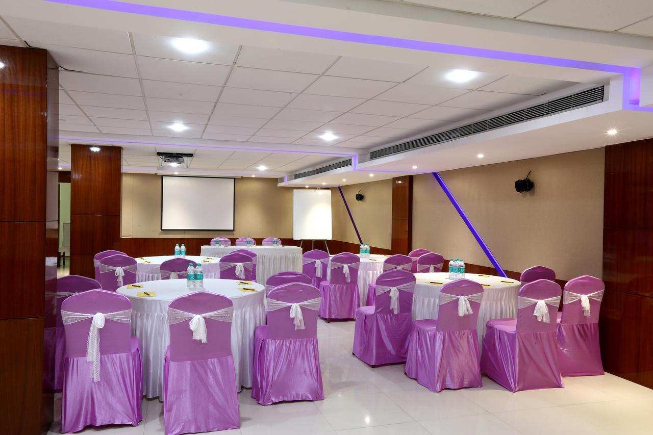 Hotel Sj International Γουβαχάτι Εξωτερικό φωτογραφία