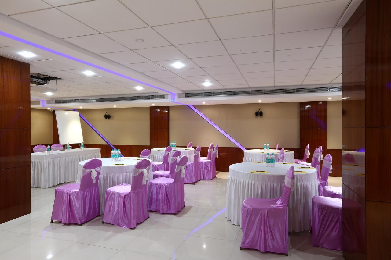 Hotel Sj International Γουβαχάτι Εξωτερικό φωτογραφία