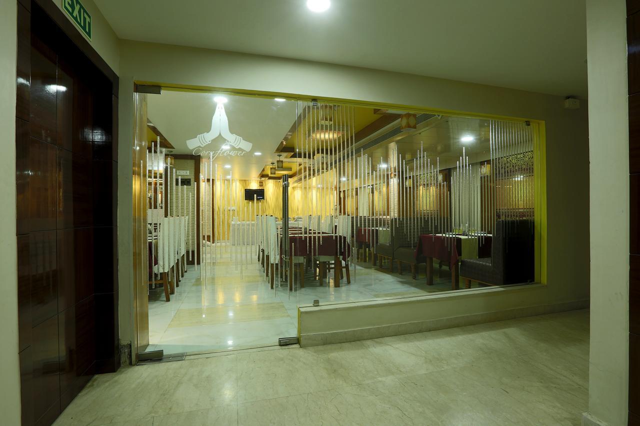 Hotel Sj International Γουβαχάτι Εξωτερικό φωτογραφία