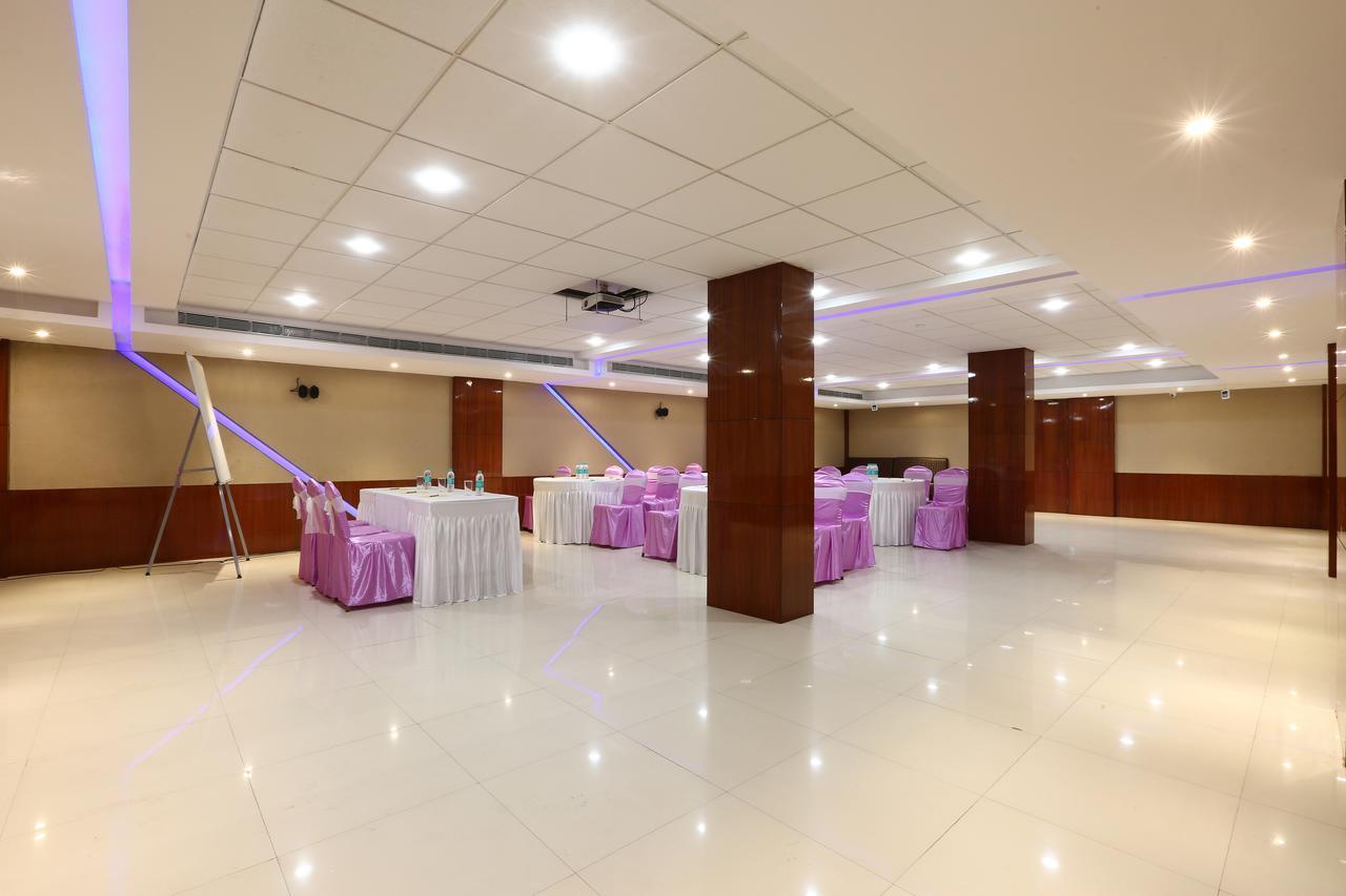 Hotel Sj International Γουβαχάτι Εξωτερικό φωτογραφία