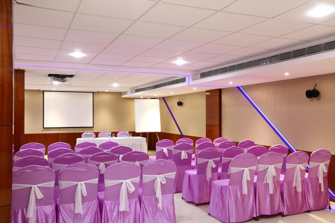 Hotel Sj International Γουβαχάτι Εξωτερικό φωτογραφία